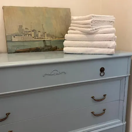 House Torre マンデッロ・デル・ラーリオ